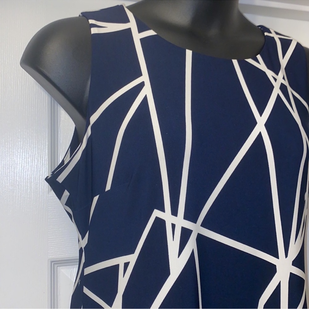 Tommy Hilfiger Weekender Abstract Shift Dress - Picture 3 of 10